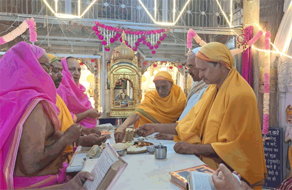 जैन समाज ने भगवान महावीर का निर्वाण मोक्ष कल्याणक महोत्सव मनाया