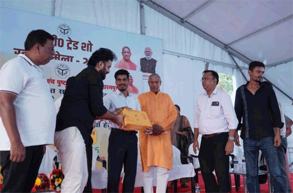 जिलाधिकारी मनीष बंसल द्वारा किशोरी बालिकाओं को एनीमिया मुक्त करने के लिए की गयी स्वदेशी एवं प्राकृतिक पहल