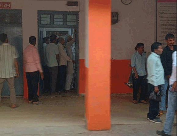 तहसील मुख्यालय पर दस्तावेजो का पंजिकरण कराना हुआ दुश्वार
