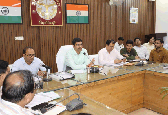 डीएम की अध्यक्षता में सम्मिलित राज्य प्रवर अधीनस्थ सेवा तथा सहायक वन संरक्षक, क्षेत्रीय वन अधिकारी सेवा प्रारम्भिक परीक्षा 2025 की तैयारियों के संबंध में हुई बैठक