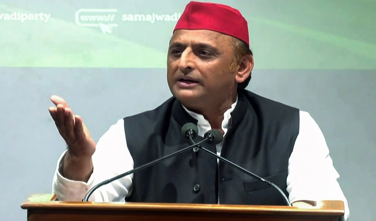मायावती को ‘उत्पीड़कों की आभारी’ बता अखिलेश का तीखा पलटवार, BJP से मिलीभगत का लगाया आरोप