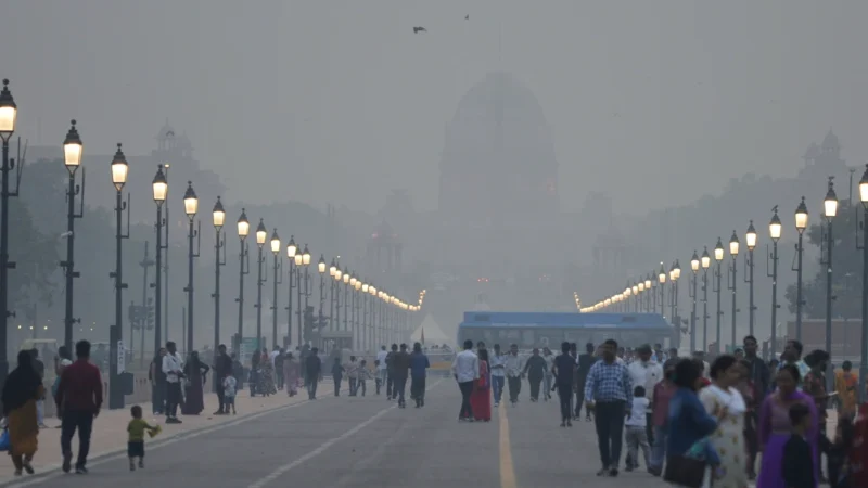 दिल्ली की उम्मीदों पर फिरा पानी, कृत्रिम बारिश का दावा फेल, हवा जहरीली बरकरार