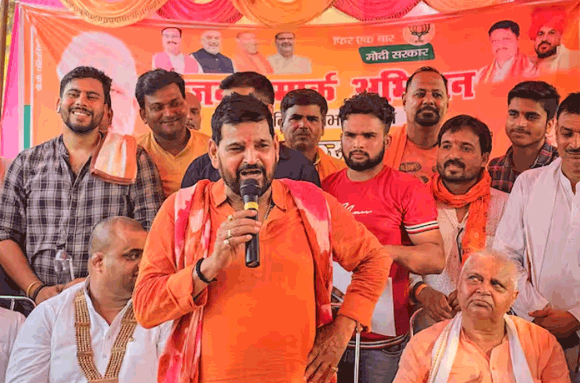 ‘अफवाहों पर ध्यान न दें, मैं सुरक्षित…’ बिहार पहुंचे बृजभूषण शरण सिंह के हेलिकॉप्टर की खेत में हुई लैंडिंग