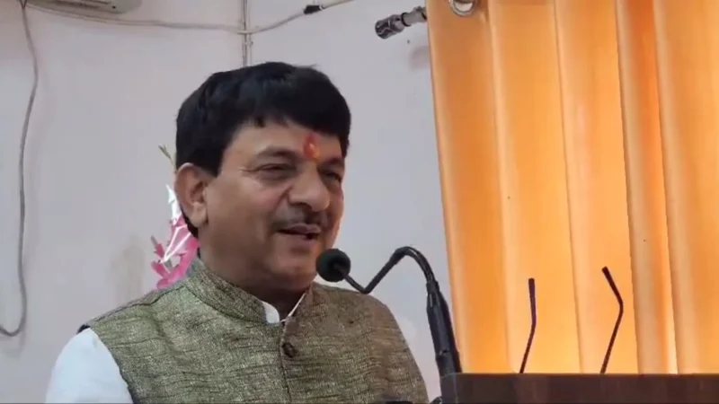 ‘मानसिक दिवालियापन है’, अखिलेश यादव के घुसपैठिए वाले बयान पर योगी के मंत्री का पलटवार