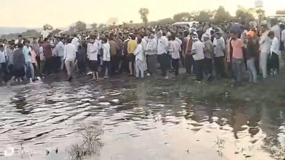 उत्तर प्रदेश के बरेली में आला हजरत दरगाह के सबसे वरिष्ठ मौलाना एहसान रजान खान ने जिले में जारी तनाव के बीच शांति कायम करने