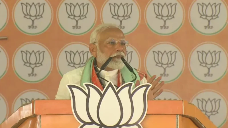 ‘लालटेन युग वाले बिहार को नहीं दे पाएंगे बिजली’, पीएम मोदी ने मुजफ्फरपुर में RJD पर कसा तंज