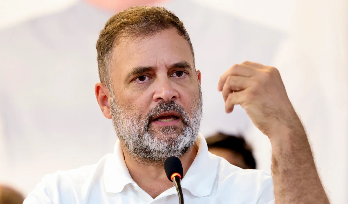 उत्तर प्रदेश दलित लिंचिंग पर गरमाई सियासत, राहुल गांधी का आरोप- सरकार परिवार को धमका रही है