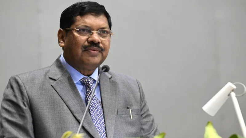 ‘सोशल मीडिया पर पता नहीं क्या…’, जूता फेंकने की कोशिश के मामले के बीच CJI गवई ने किस बात पर जाहिर की चिंता