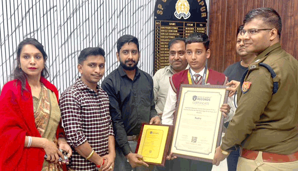 रुद्र यादव का नाम वल्र्ड रिकॉर्ड बुक में दर्ज पुलिस अधीक्षक नगर व्योम बिंदल ने किया सम्मानित