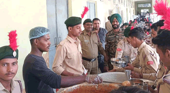 एनसीसी ग्रुप कमांडर ब्रिगेडियर पीएस जांघू ने कैंप का किया निरीक्षण