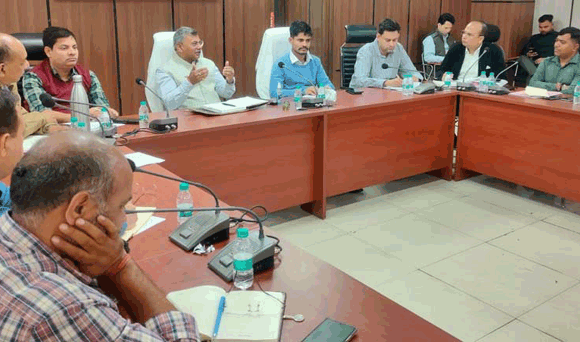 निगम को आवंटित धन का पूर्ण उपयोग कर विकास कार्य आगे बढ़ाएं: महापौर