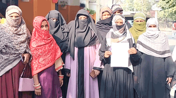 प्राथमिक विद्यालय झिंझोली में शिक्षा व्यवस्था पर संकट, ग्रामवासियों ने उठाई आवाज, अधिकारियों पर लगाया गंभीर आरोप