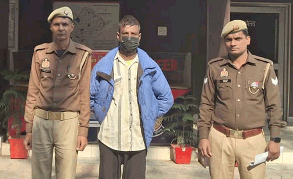 पुलिस के हत्थे चढ़ा एक वारंटी आरोपी