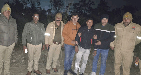 मिर्जापुर पुलिस ने मुठभेड़ के दौरान घायलावस्था में दबोचा एक वांछित गौकश