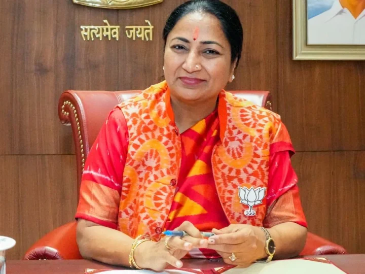 दिल्ली के स्कूलों में अब ये काम नहीं कर पाएंगे टीचर्स और कर्मचारी, सरकार ने जारी किए आदेश