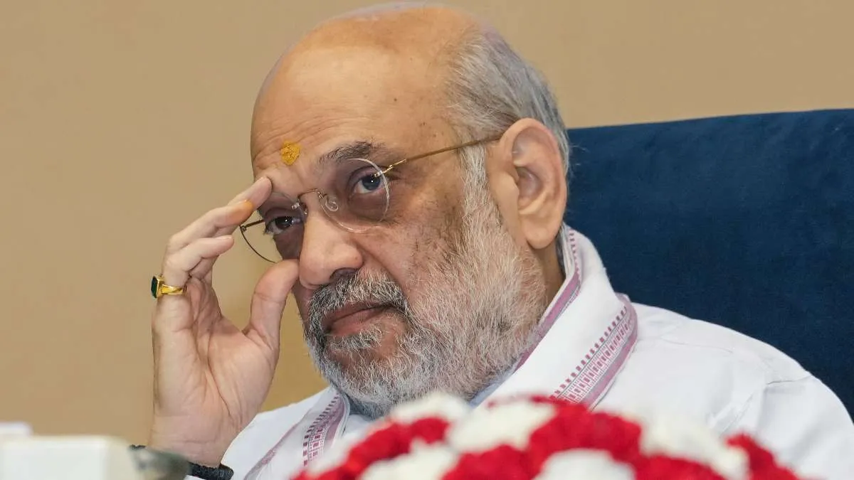 दिल्ली ब्लास्ट पर अमित शाह की हाई लेवल बैठक जारी, केंद्रीय गृह सचिव और IB चीफ भी मौजूद