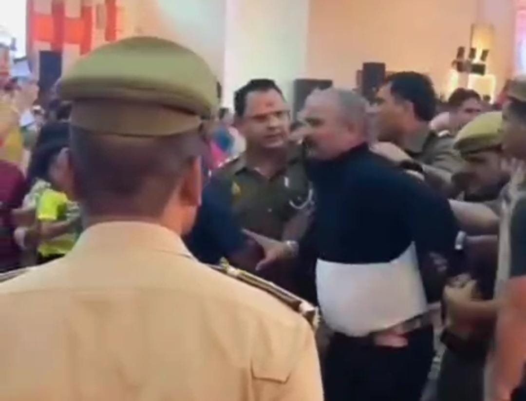 इंस्पेक्टर रोजंत त्यागी ने उतारा ‘वीआईपी पत्रकार’ का नशा, रामकथा में श्रद्धा से ज़्यादा दिखा वीआईपी कल्चर का जलवा