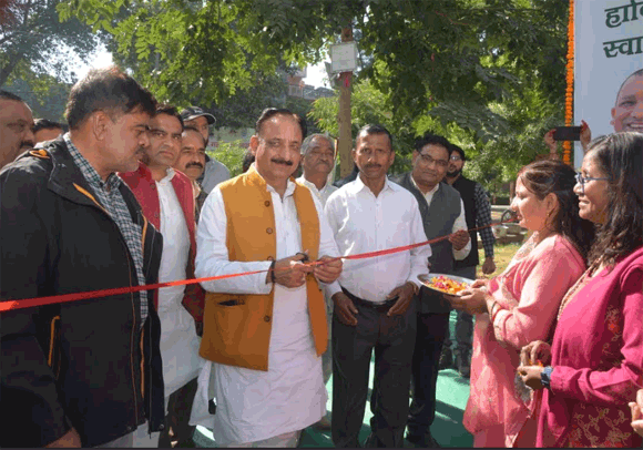 कम्पनी बाग में भव्य सहारनपुर खादी महोत्सव का विधायक नगर ने किया उद्घाटन