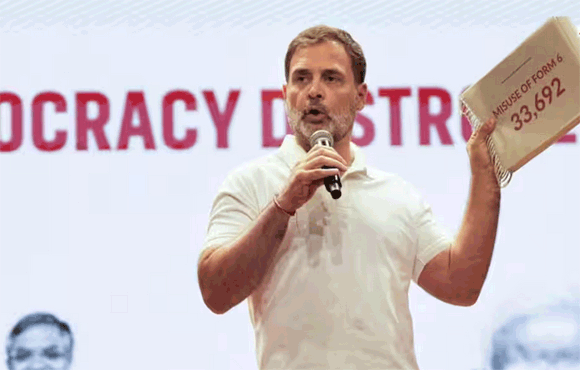 ‘चुनाव आयोग को बदनाम कर रहे राहुल गांधी’, जजों और ब्यूरोक्रेट्स समेत 272 हस्तियों ने लिखा ओपन लेटर