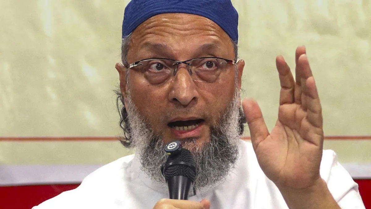 ”जो चप्पल उतरवाकर घर में देते हैं एंट्री, उनपर भरोसा ना करें मुसलमान”, बिना नाम लिए ओवैसी ने की अपील