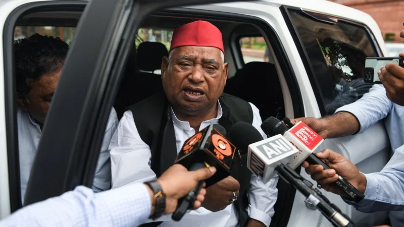 राम मंदिर की भव्यता के बीच सपा सांसद अवधेश प्रसाद का दर्द: आमंत्रण नहीं, फिर भी स्वागत, नंगे पैर जाऊंगा