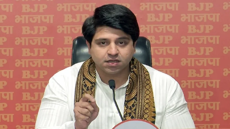 जेलें नहीं ‘7-सितारा होटल’! BJP ने कर्नाटक सरकार पर लगाए गंभीर आरोप, कहा- कानून-व्यवस्था पूरी तरह ध्वस्त