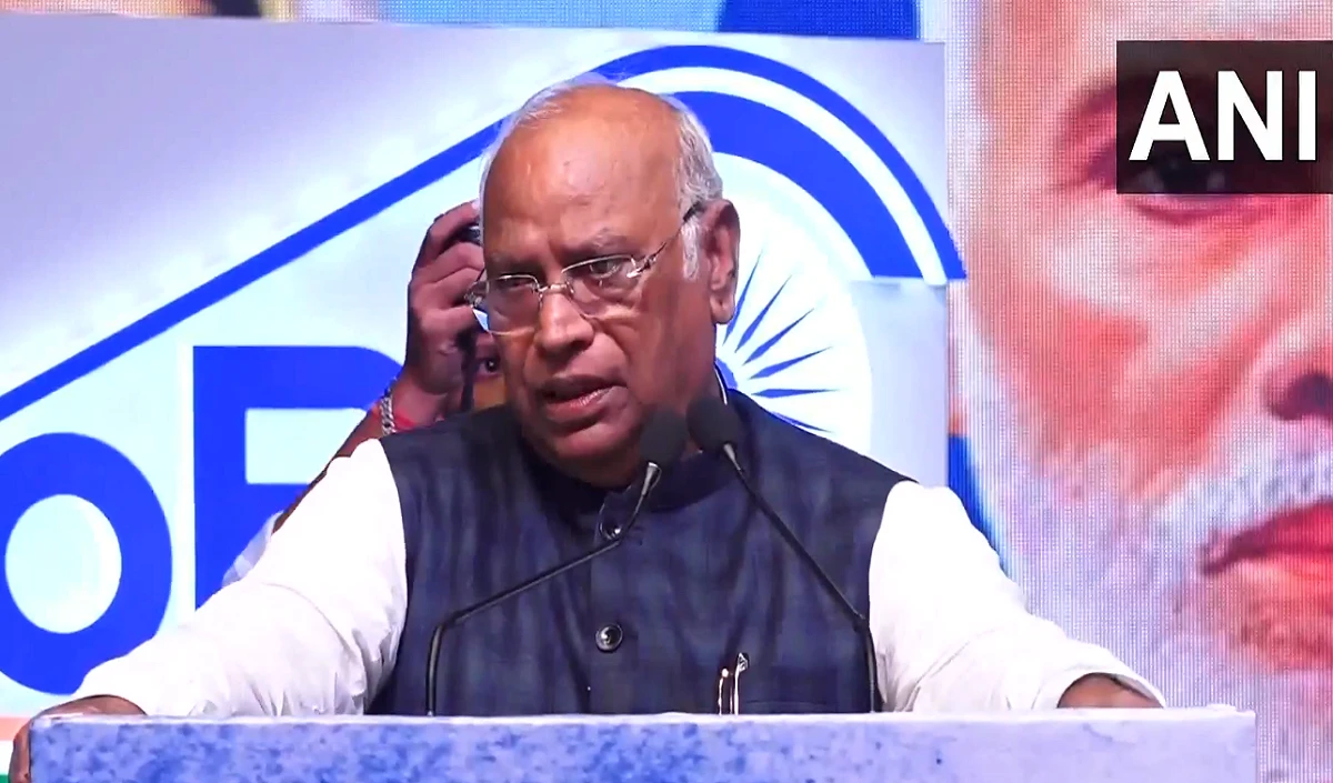 कर्नाटक सीएम कुर्सी का घमासान: खड़गे बोले- आलाकमान सुलझाएगा, राहुल-सोनिया से होगी बात