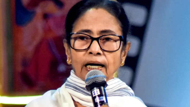 ममता का भाजपा पर तीखा प्रहार: मुझे हराने का दम नहीं, चुनाव आयोग अब बीजेपी कमीशन