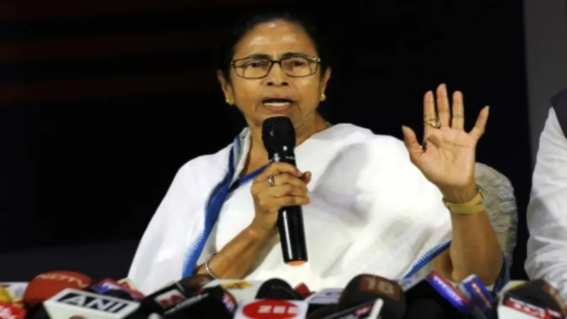 पश्चिम बंगाल: ‘SIR प्रक्रिया अराजक और खतरनाक’, CM ममता ने CEC को लिखी चिट्ठी, भाजपा ने कसा तंज
