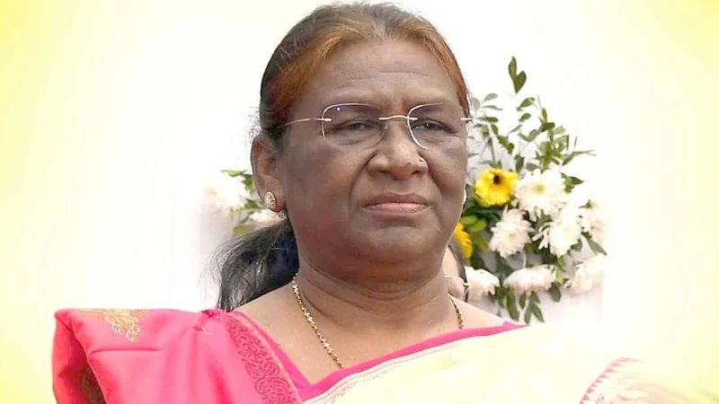 अंगोला से राष्ट्रपति मुर्मू ने गृह मंत्री शाह से जाना दिल्ली धमाके का हाल, NIA को जाँच