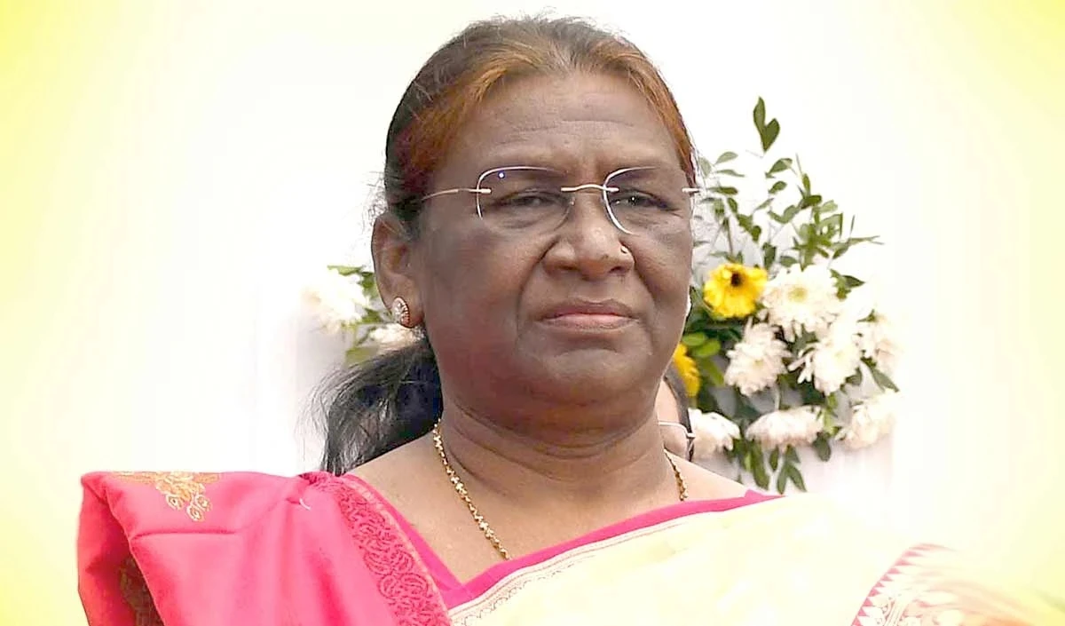 अंगोला से राष्ट्रपति मुर्मू ने गृह मंत्री शाह से जाना दिल्ली धमाके का हाल, NIA को जाँच