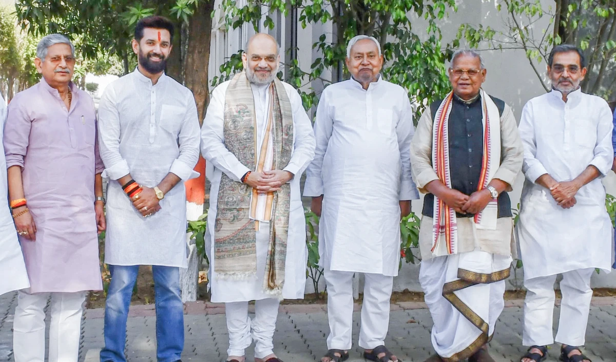 10वीं बार नीतीश कुमार बनेंगे बिहार में मुख्यमंत्री, गांधी मैदान में हो रहा है शपथ समारोह, अमित शाह-जेपी नड्डा पटना पहुंचे