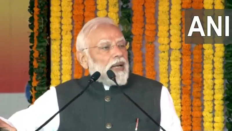 प्रधानमंत्री नरेन्द्र मोदी ने कहा, ‘वंदे भारत’ देश की विरासत को विकास से जोड़ने का अहम सूत्र