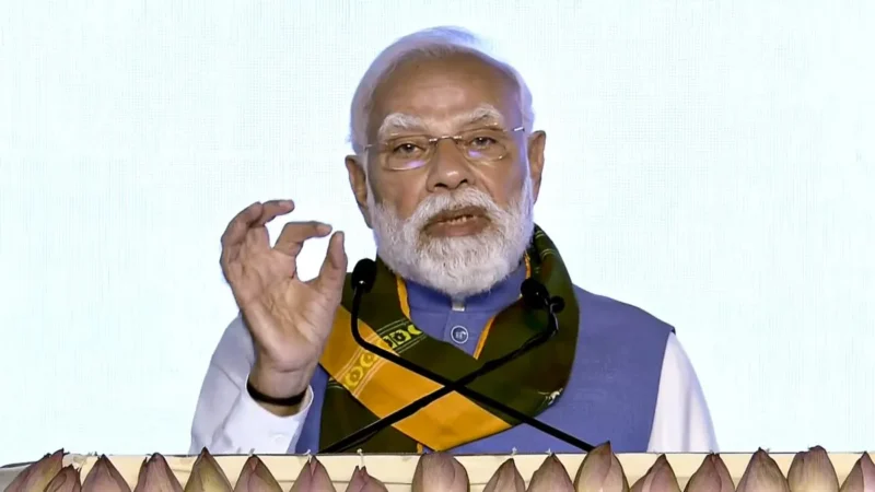 संविधान दिवस पर प्रधानमंत्री मोदी ने याद दिलाए नागरिक कर्तव्य, कहा- यही हैं मजबूत लोकतंत्र की नींव