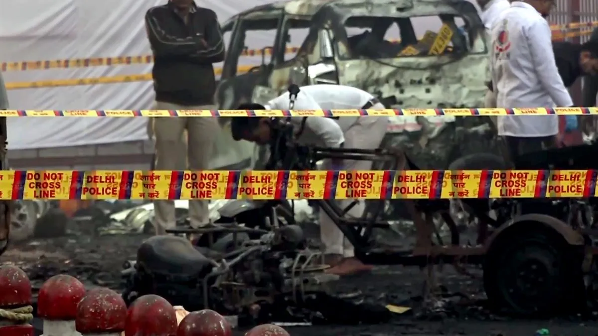 लाल किला ब्लास्ट केस में हुए कई बड़े खुलासे, धमाके की जगह से इकट्ठा किए गए 40 से ज्यादा सैंपल