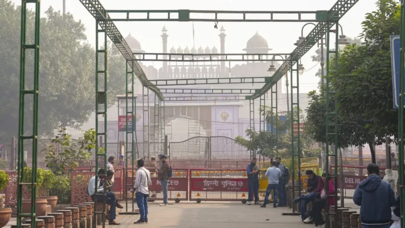 लाल किला ब्लास्ट: पुलिस ने हरियाणा से एक मौलवी को हिरासत में लिया, 8 मृतकों की पहचान हुई