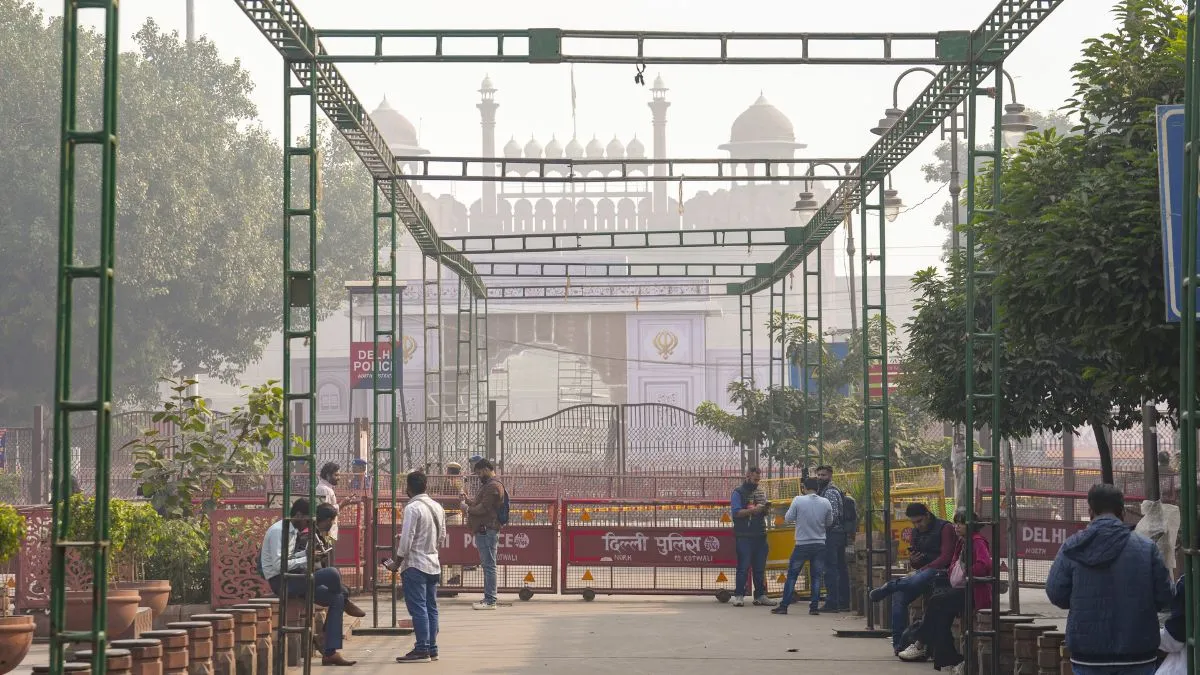 लाल किला ब्लास्ट: पुलिस ने हरियाणा से एक मौलवी को हिरासत में लिया, 8 मृतकों की पहचान हुई