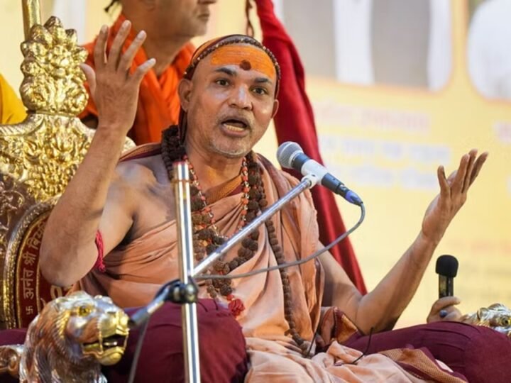 ‘केवल गाय को गुड़-रोटी खिलाने से कोई गौभक्त नहीं बन जाता’, शंकराचार्य का CM योगी पर निशाना