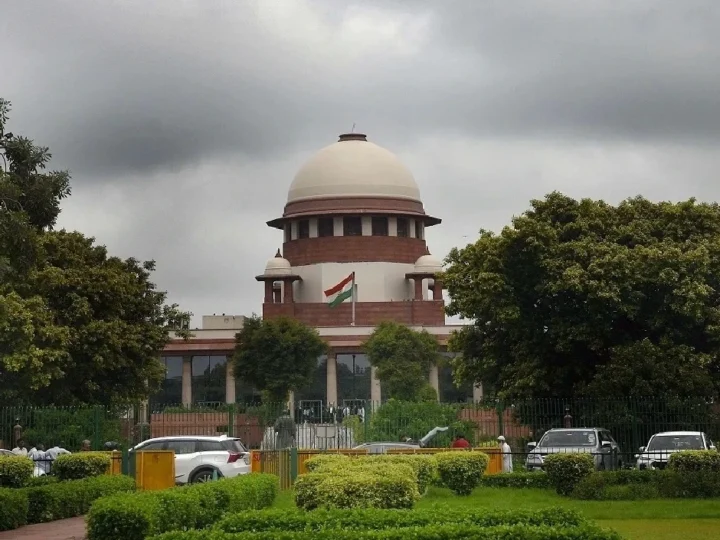 सुप्रीम कोर्ट ने वर्क फ्रॉम होम और कार पुलिंग पर लिया फैसला, अब हफ्ते में दो दिन वीडियो कॉन्फ्रेंसिंग से होगी सुनवाई