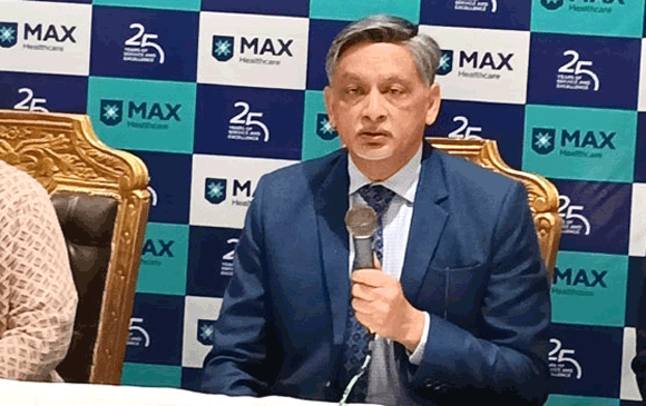 मैक्स हॉस्पिटल, पटपडग़ंज में मिनिमली इनवेसिव स्पाइन सर्जरी से 67 वर्षीय सहारनपुर की महिला फिर से चलने लगी