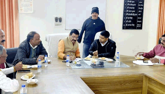 किसानों को मिले बेहतर सुविधाएं: रविन्द्र पुंडीर