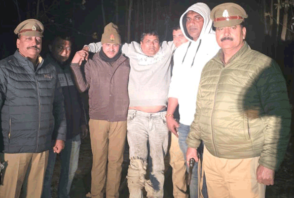 पुलिस ने मुठभेड़ के दौरान घायलावस्था में दबोचा एक वांछित शातिर बदमाश