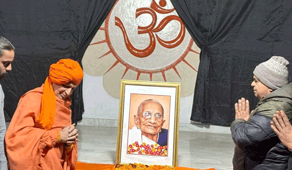 पुण्यतिथि पर श्रद्धा से स्मरण की गईं मां हीराबेन