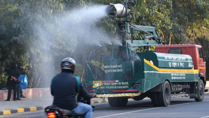 दिल्ली-NCR में प्रदूषण से मामूली राहत, कई इलाकों में AQI अभी भी 300 के पार