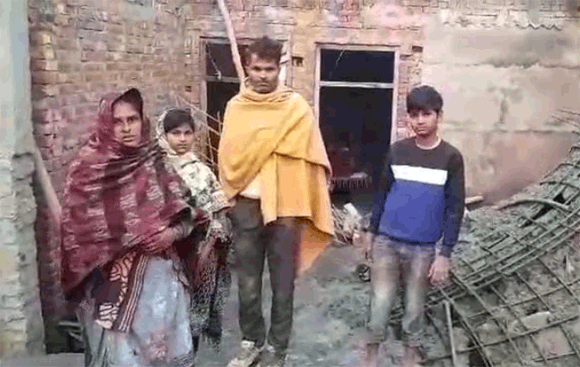 नारायणपुर मे निर्माणाधीन लिंटर गिरा, मलबे मे दबकर चार मजदूर घायल