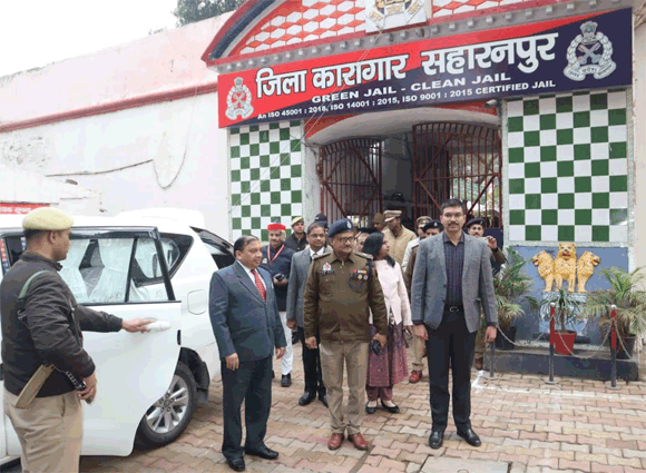 जिला जज, डीएम एवं एसएसपी ने किया जिला कारागार का निरीक्षण