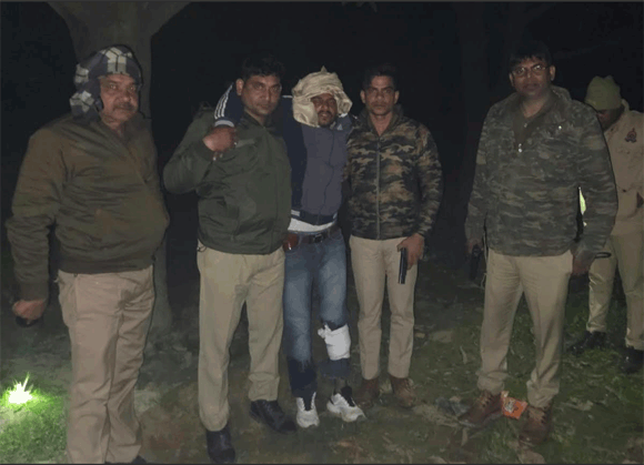 पुलिस ने मुठभेड मे पच्चीस हजार का इनामी बदमाश पकडा