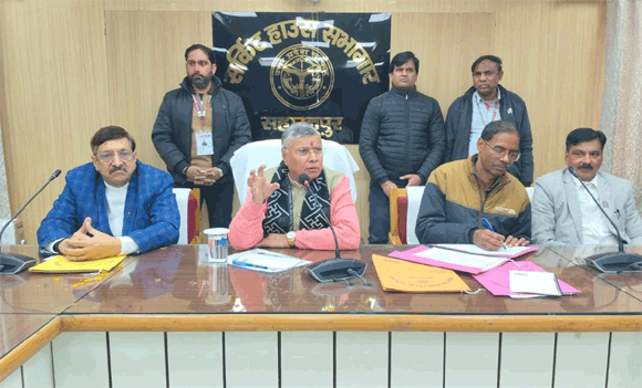 जिलाधिकारी मनीष बंसल के निर्देशन पर स्वास्थ्य संस्थानों में हुआ व्यापक स्वच्छता अभियान का सफल आयोजन