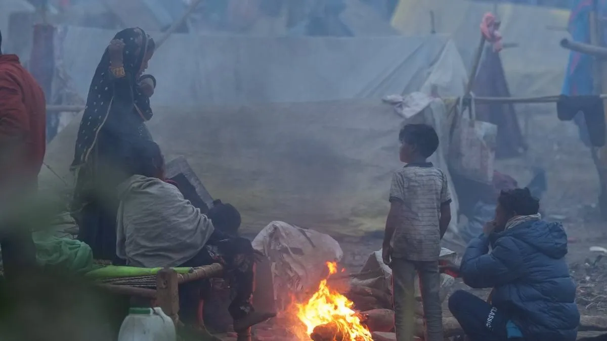 शीतलहर की चपेट में उत्तर भारत, दिल्ली-NCR में बारिश के आसार, जानें नए साल पर कैसा रहेगा मौसम