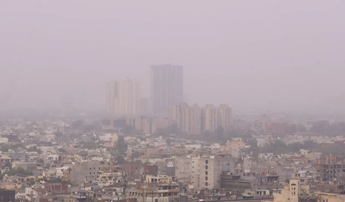 8 राज्यों में बेहद घने कोहरे की चेतावनी, यूपी के 9 जिलों में रेड अलर्ट, जानें अपने इलाके में मौसम का हाल